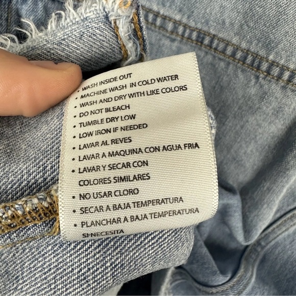 KanCan Los Angeles Size Small Distressed Denim Blue Jean Jacket Raw Hem Buttons - Picture 12 of 16
